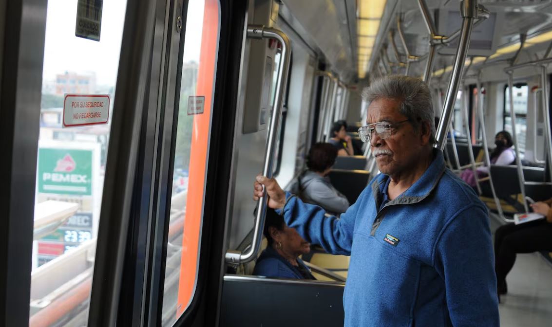 La Línea 12 del Metro vuelve a rodar: “Da un poco de miedo, pero no hay de otra”