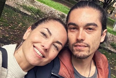 Bárbara Mori reacciona a que su hijo use sólo el apellido de ella