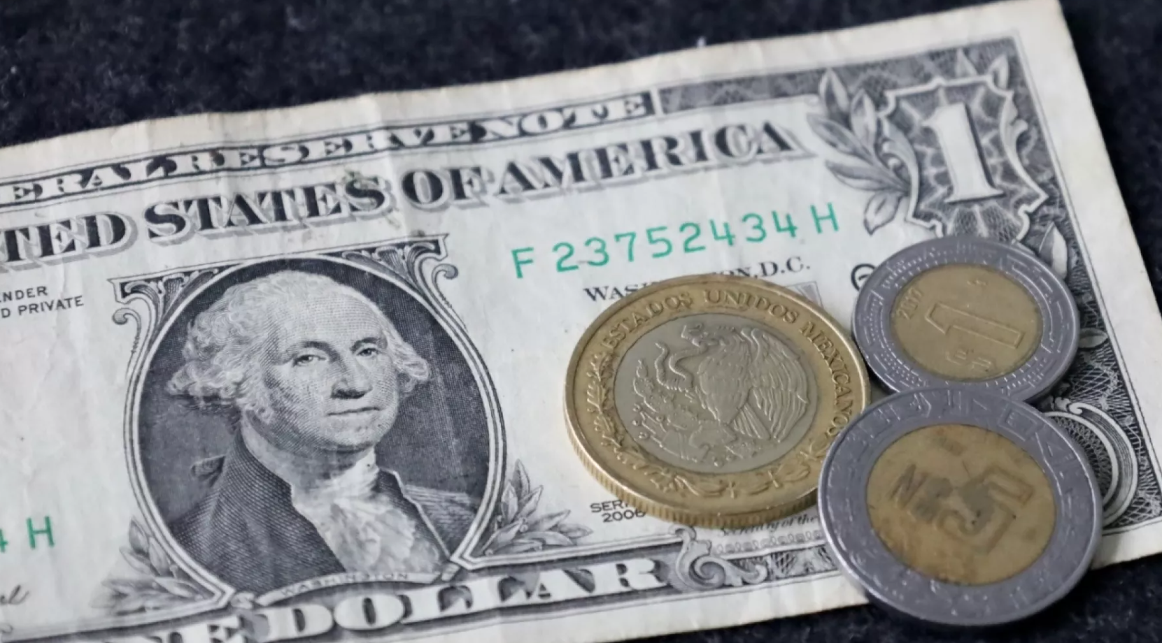 ¡Peso avanza tras su peor sesión en 6 meses! Precio del dólar hoy 17 de abril de 2024