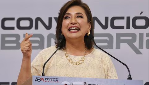 Xóchitl Gálvez condena asedio de AMLO y Sheinbaum contra el Poder Judicial; ofrece respetar división de poderes