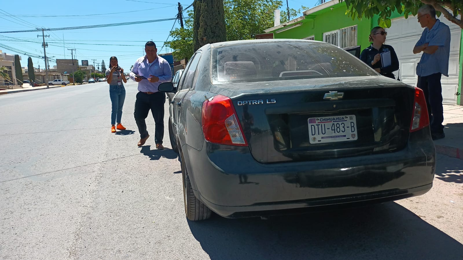 Omitió señalamiento de alto e impactó taxi en la avenida del parque, hay daños por 10 mil pesos