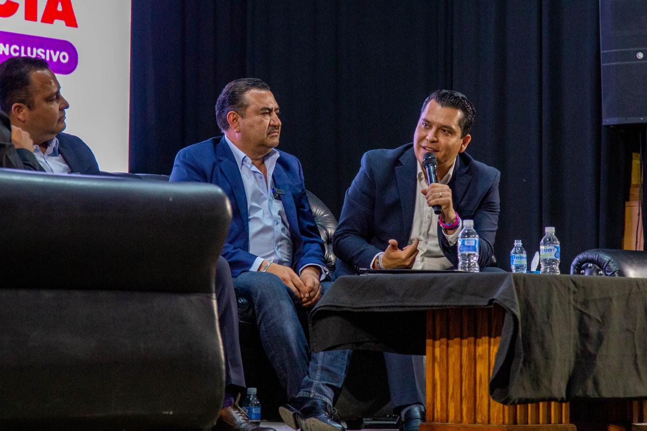 Presenta Roberto Carreón las mejores propuestas para Delicias, en Diálogos por la Democracia