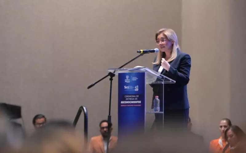 Encabezará hoy Maru Campos homenaje al magisterio de la entidad