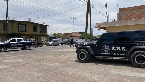 Reportan hombre armado en un bar; generó intensa movilización policiaca