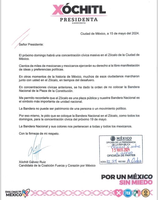 Xóchitl Gálvez le exige a AMLO que deje la bandera en el Zócalo durante la marcha de la Marea Rosa