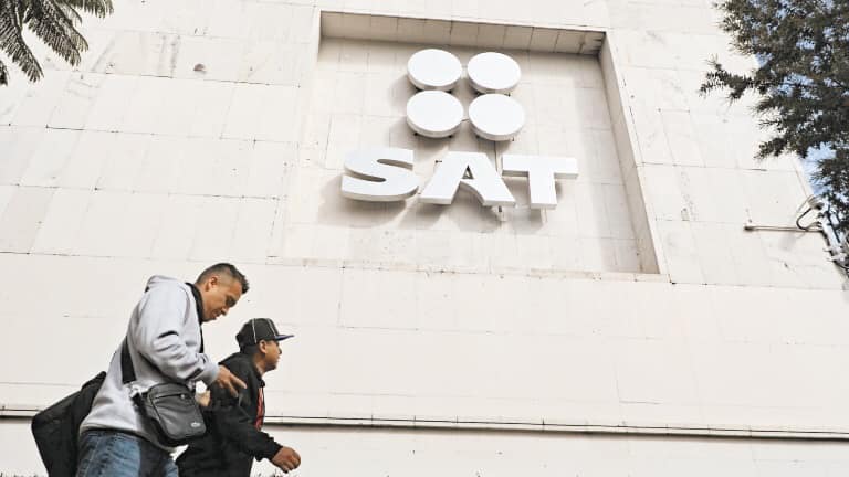 Recaudación de impuestos ascendió a 1.766 billones de pesos en enero-abril de 2024: SAT