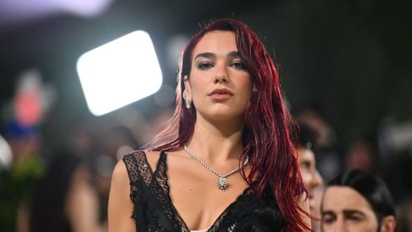 “Quemar niños vivos no se puede justificar”: Dua Lipa pide detener “genocidio en Gaza”