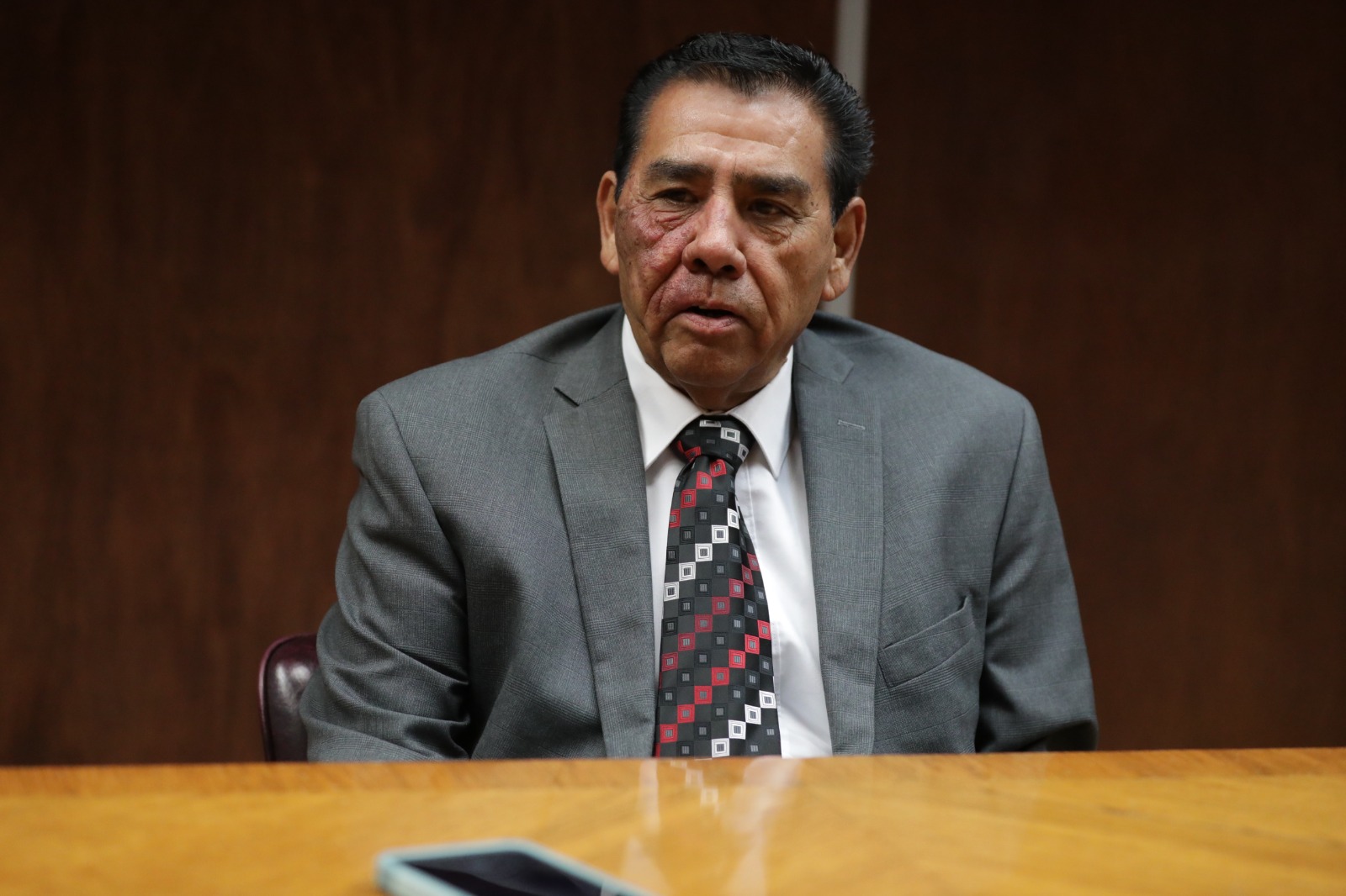 Felicita alcalde y reconoce labor de docentes