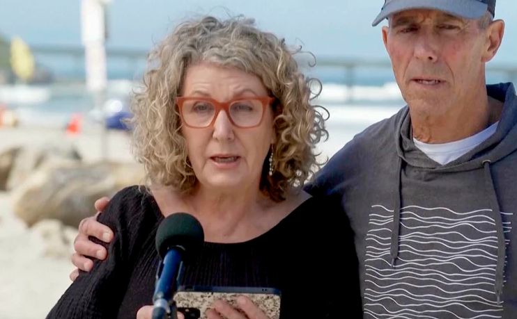 ‘El mundo se ha convertido en un lugar más oscuro’: padres de surfistas asesinados en BC