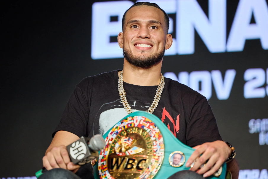 David Benavidez lanza mensaje a ‘Canelo’ Álvarez, insiste en retarlo