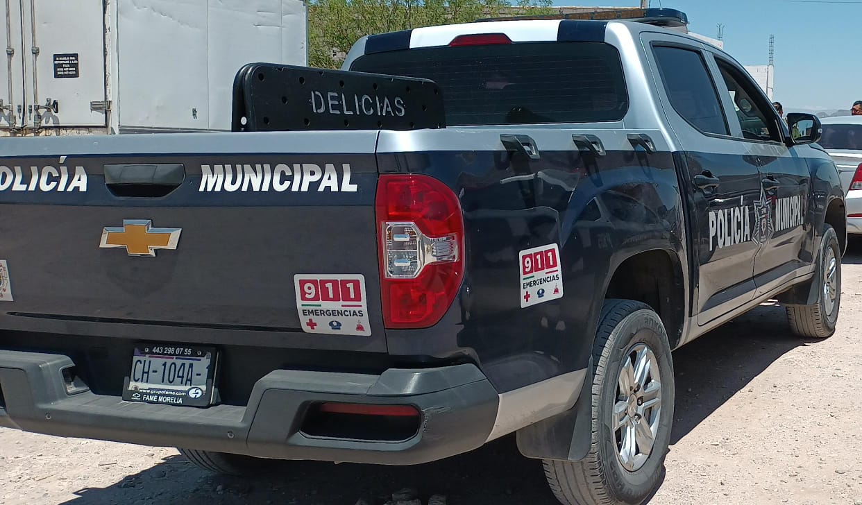 A punta de pistola, sujeto robó auto y atracó gasolinera
