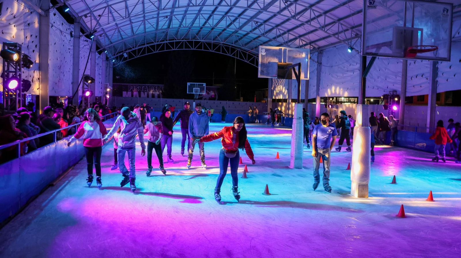 Éxito rotundo de la pista de hielo en el Festival de la Fundación