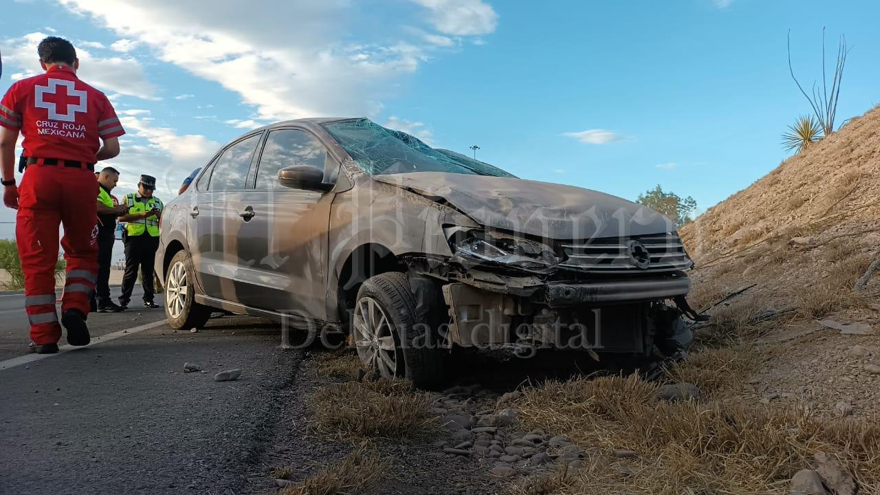 Volcó en el Acceso Norte y el auto quedó destrozado