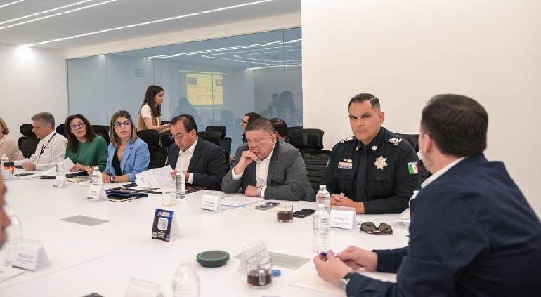 Tratan tema de seguridad de candidatos en mesa de Camargo