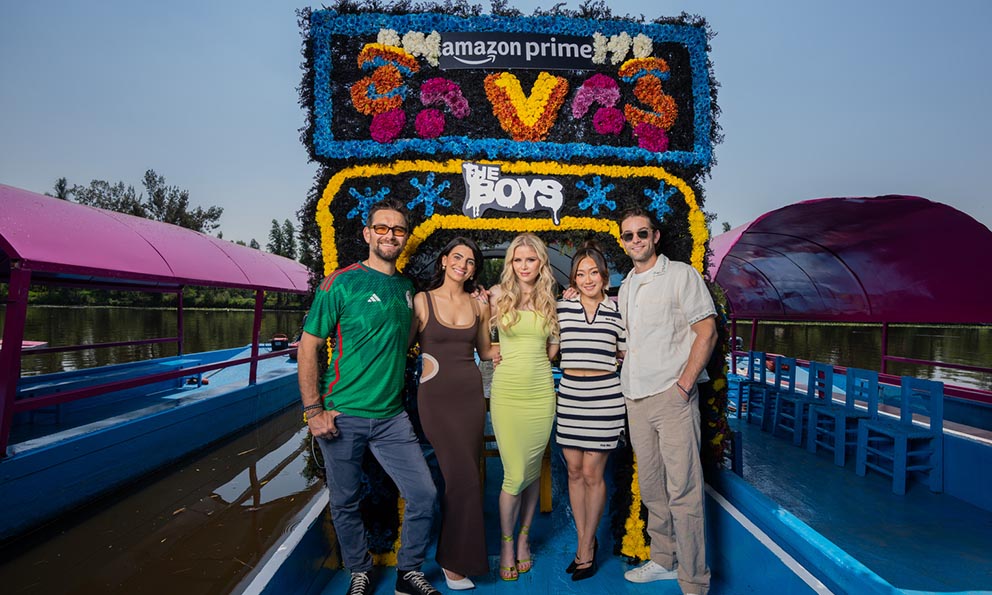 ‘The Boys’ en Xochimilco; entre mariachis, jarritos y lucha libre, el elenco viajó en una trajinera