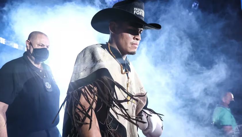Emanuel ‘Vaquero’ Navarrete recibe el apoyo de Canelo y tetracampeones mexicanos