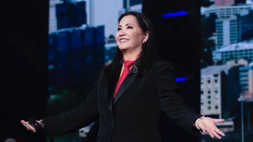 “Lento, pero seguro”: Ana Gabriel reaparece tras cuadro de neumonía