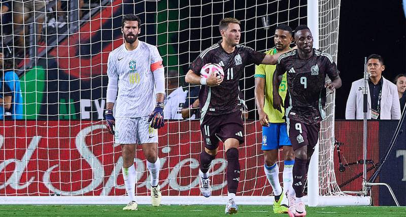 México perdió 3-2 en juego amistoso con Brasil