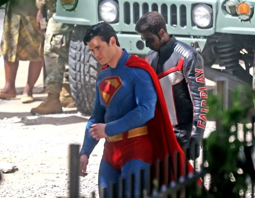 Nuevas fotos de David Corenswet con traje de Superman se filtraron; así luce