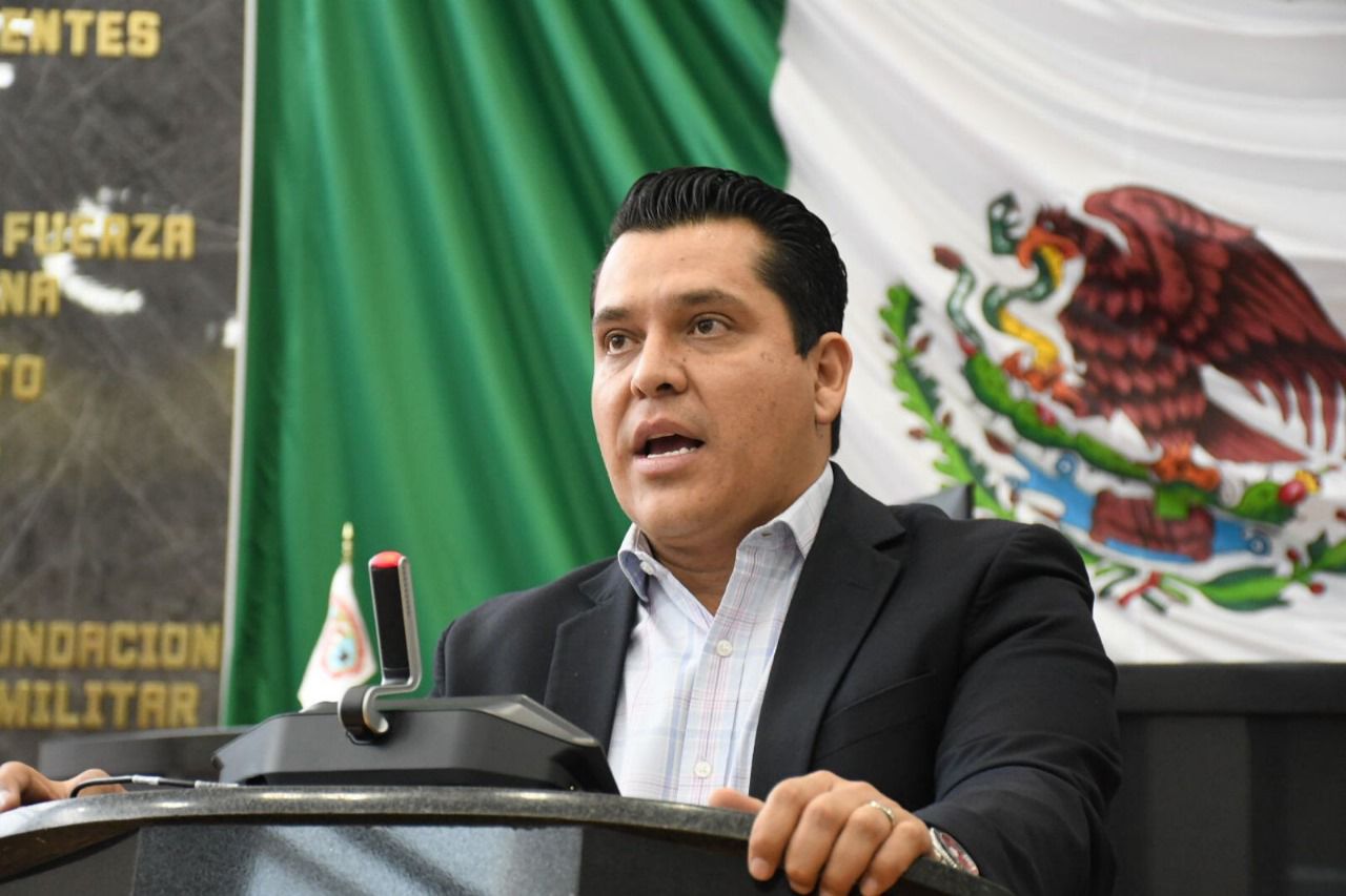 Propone Roberto Carreón reformar Código Penal para sancionar el maltrato animal en Chihuahua
