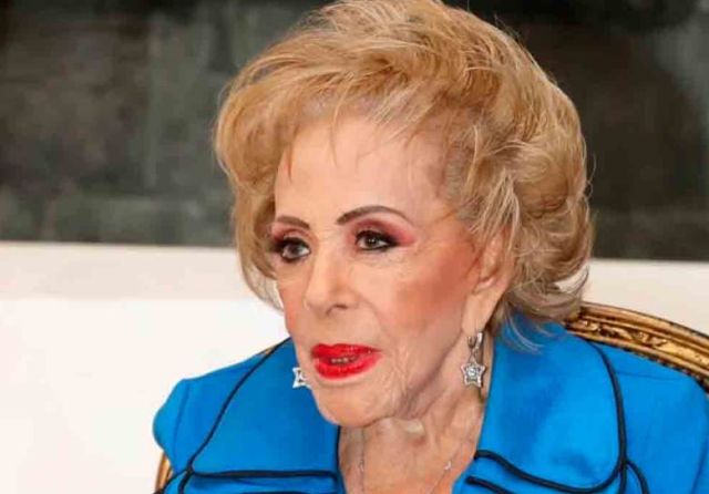 Reportan a Silvia Pinal como «extrema gravedad irreversible»