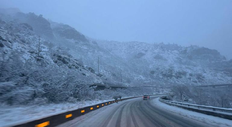 Tormenta Invernal cubrió de blanco a Denver