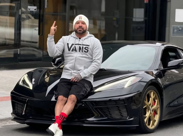 Muere famoso influencer tras someterse a anestesia para tatuaje
