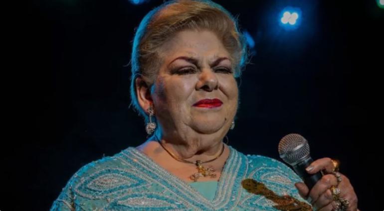 A puerta cerrada, velan a Paquita la del Barrio en Xalapa