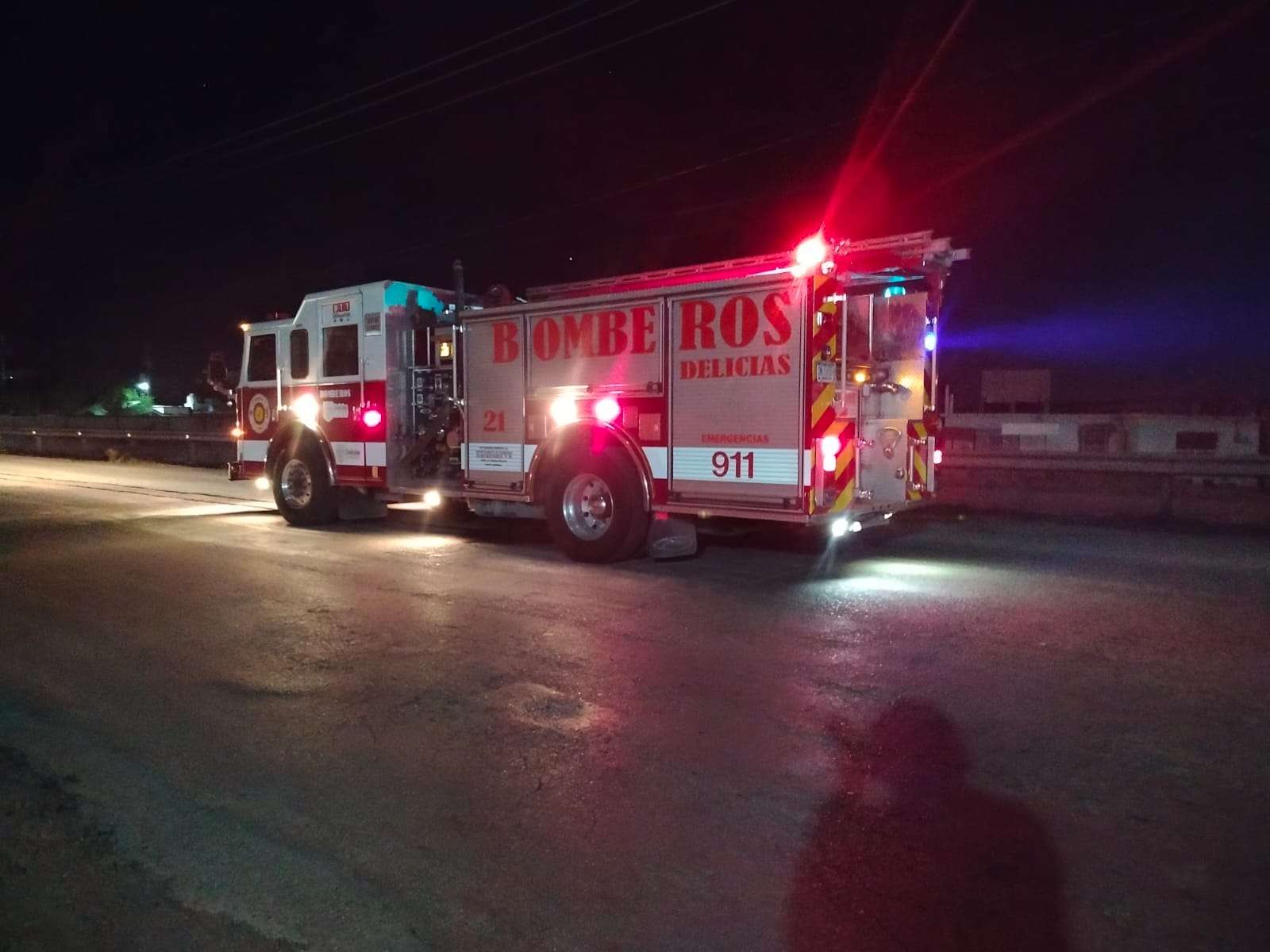 Reportaban incendio en postes en el sector norte, era hierba seca y llantas