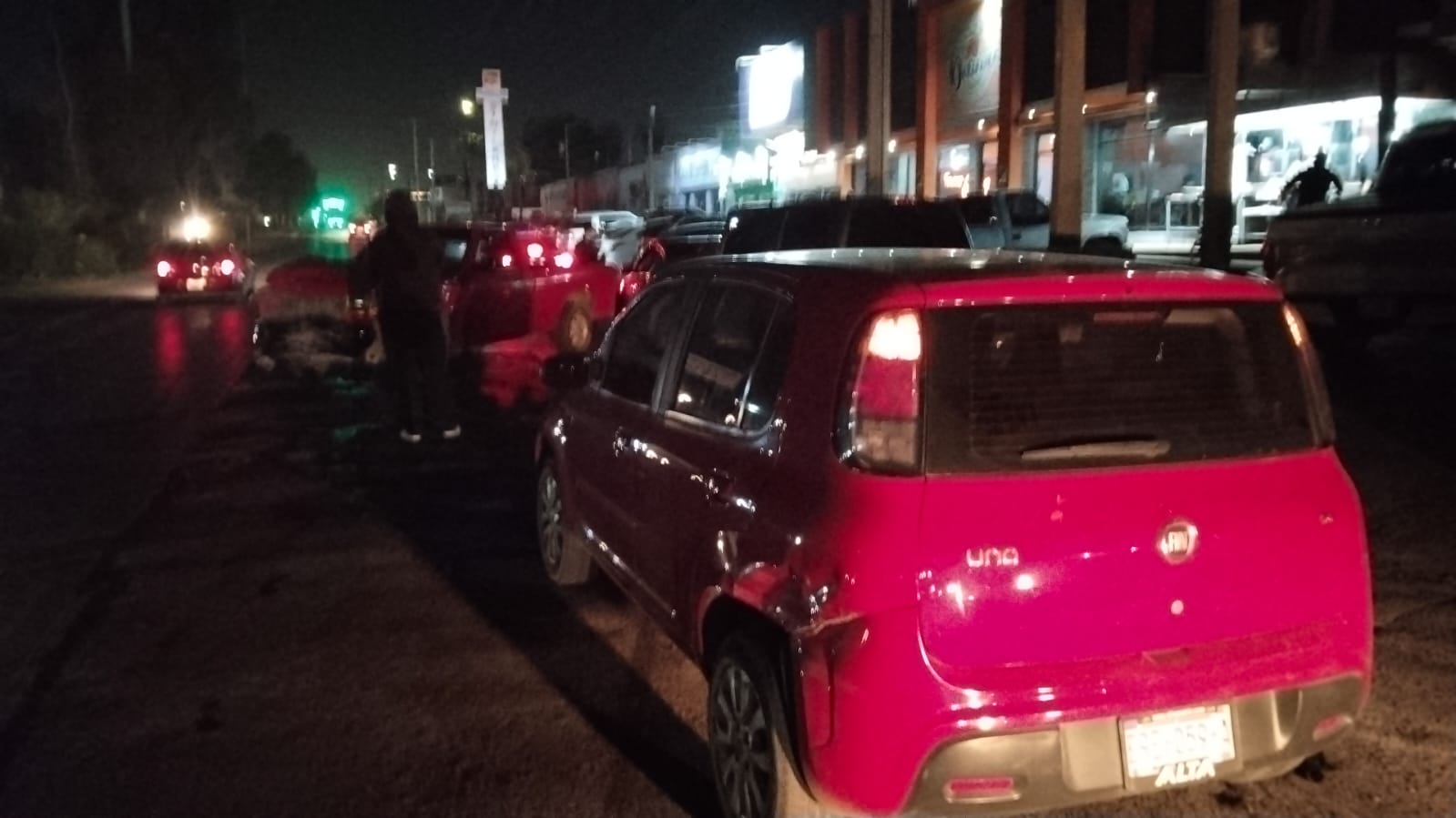 Choque de madrugada dejó tres vehículos dañados y pérdidas por más de 60 mil pesos