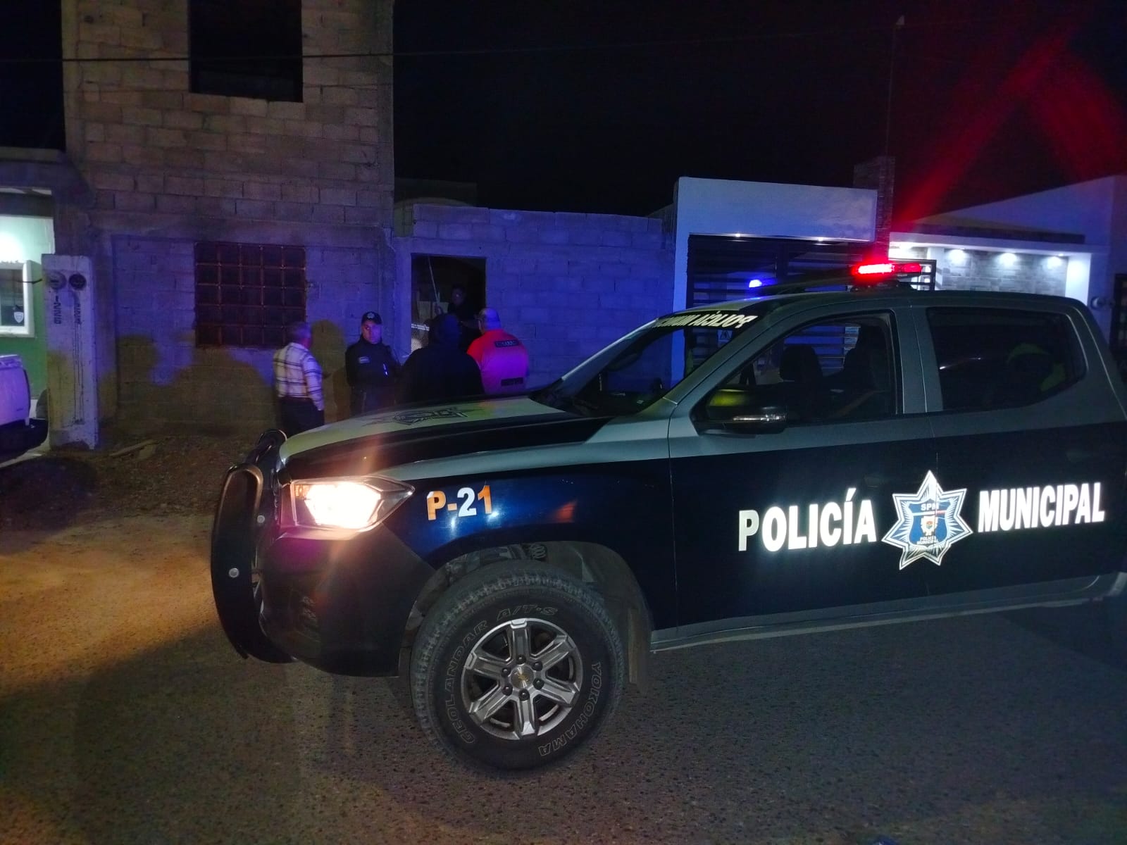 Sujeto intenta ingresar a casa y descubren paso clandestino entre viviendas