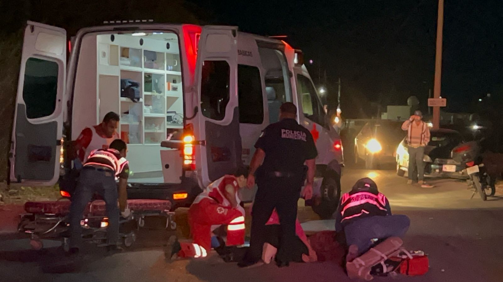 Motocicleta atropelló a peatón que cruzó intempestivamente en avenida las Moras