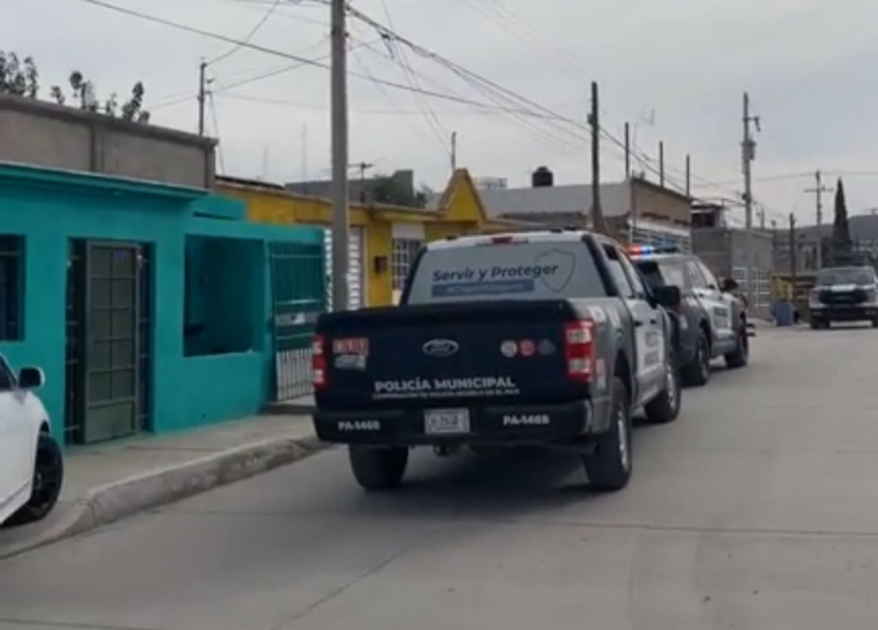 Escapa hombre desnudo de sus captores, donde estaba detenido había una persona fallecida