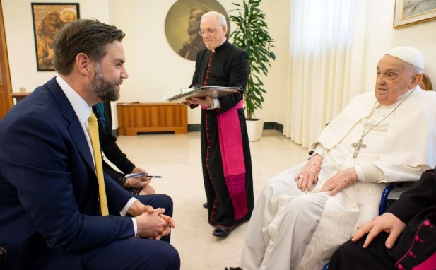 Vicepresidente de EU minimiza diferencias políticas con el Papa