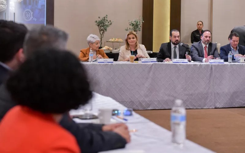 Maru Campos sostiene encuentro con líderes de la industria maquiladora de Ciudad Juárez