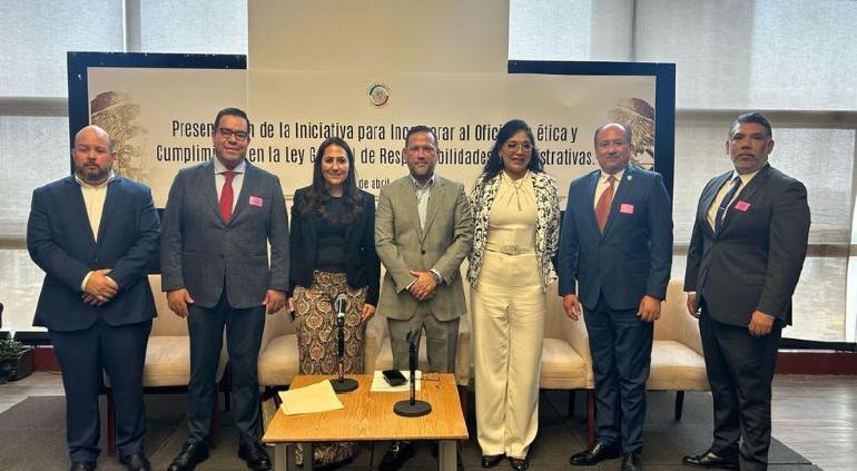 Lleva Fiscal Anticorrupción iniciativa anticorrupción al Senado
