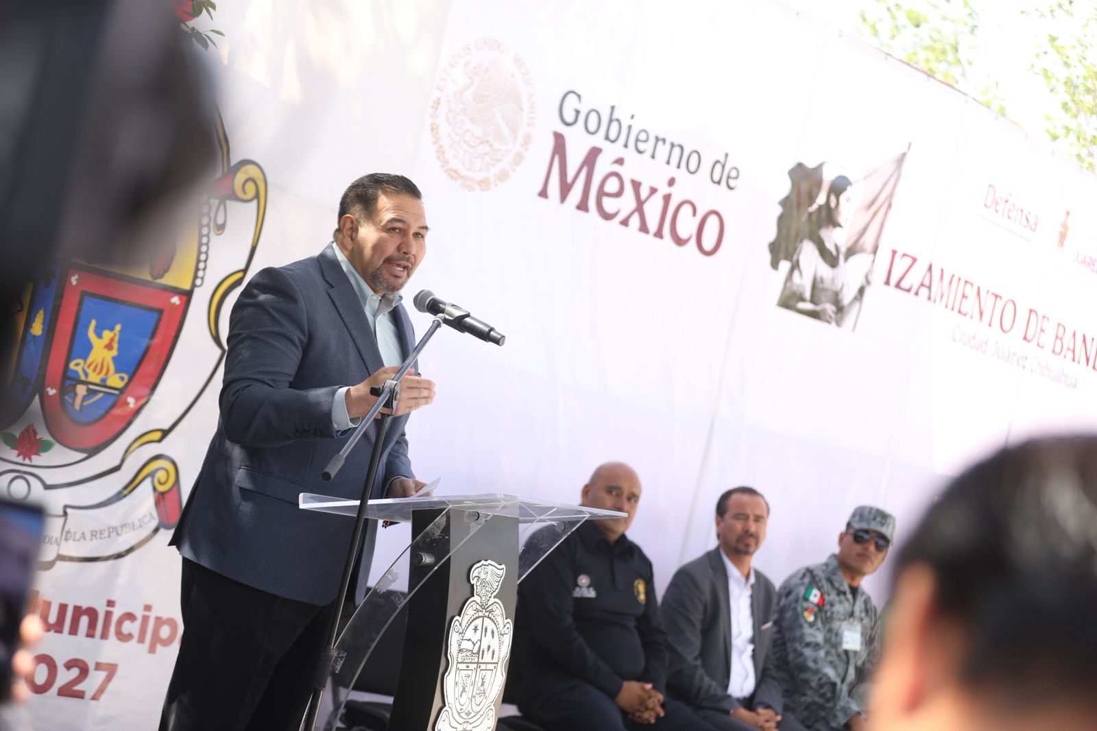 Encabeza el Presidente Pérez Cuéllar izamiento de la bandera en el CBTIS 270