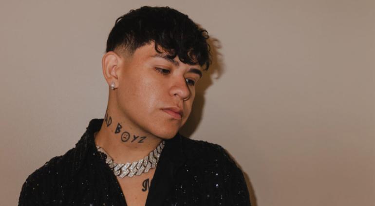 Silenciaron a Junior H en concierto por cantar sobre el hijo del Chapo