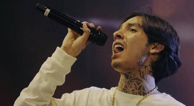 Intentó Natanael Cano cantar narcocorrido y le apagaron sonido