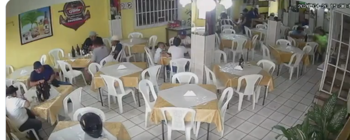 ataque armado en restaurante acordonamiento y autoridades