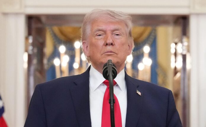Donald Trump y la presión política contra México en columna El Grillero